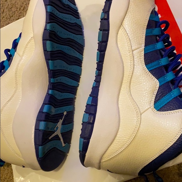 Jordan Retro 10 Charlotte - Picture 3 of 4